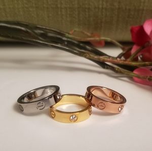 Classic Screw Motif Stainless Ring in Silver